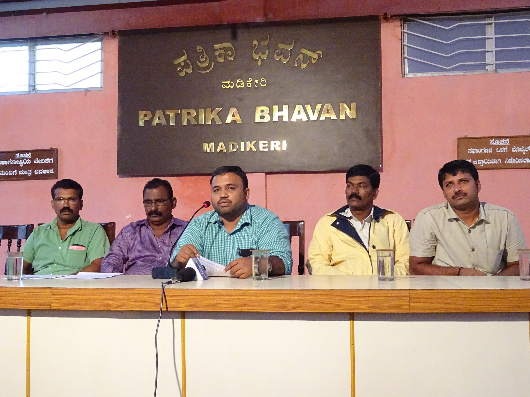 ಕೆಎಸ್ಸಾರ್ಟಿಸಿ  ನೌಕರರಿಂದ ಅನಿರ್ದಿಷ್ಟಾವಧಿ ಮುಷ್ಕ  ರ